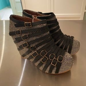 Womens Jeffrey Campbell wedge ankle boots. Size 9. Black with tweed